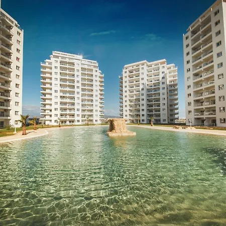 Apartment Spacious One Bedroom In Caesar & Spa, Long