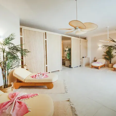 Apartment Spacious One Bedroom In Caesar & Spa, Long