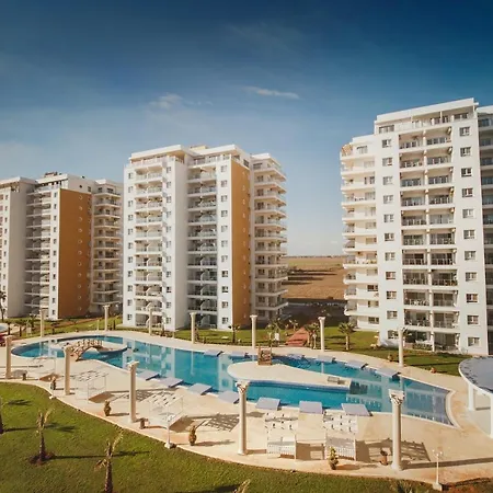 Apartment Spacious One Bedroom In Caesar & Spa, Long