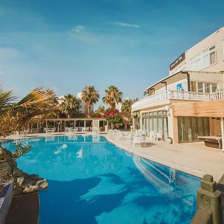 Spacious One Bedroom In Caesar & Spa, Long Perivolia tou Trikomou