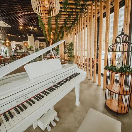 Spacious One Bedroom In Caesar & Spa, Long Appartement