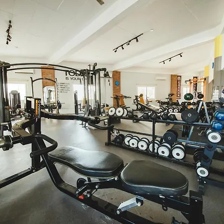 Spacious One Bedroom In Caesar & Spa, Long Apartment *