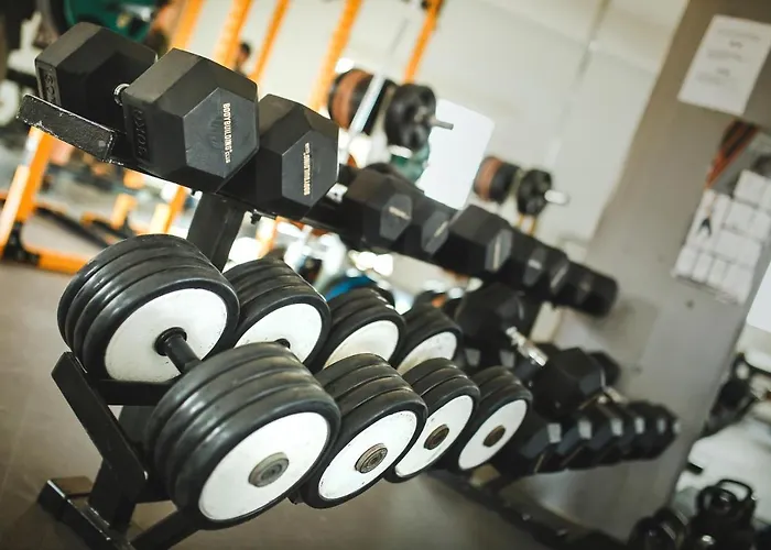 Spacious One Bedroom In Caesar & Spa, Long