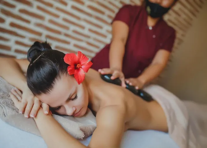 Spacious One Bedroom In Caesar & Spa, Long