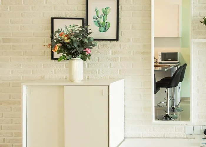 Spacious One Bedroom In Caesar & Spa, Long 公寓