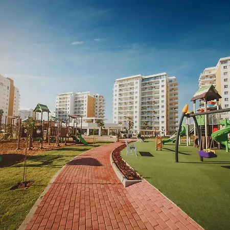 Spacious One Bedroom In Caesar & Spa, Long *