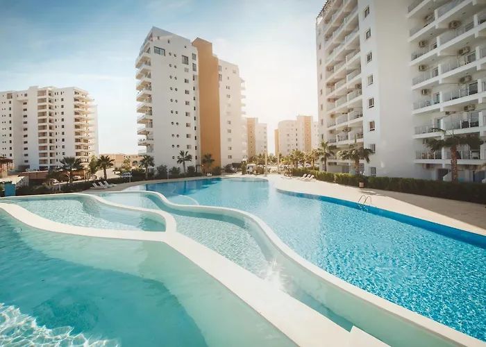 Spacious One Bedroom In Caesar & Spa, Long *